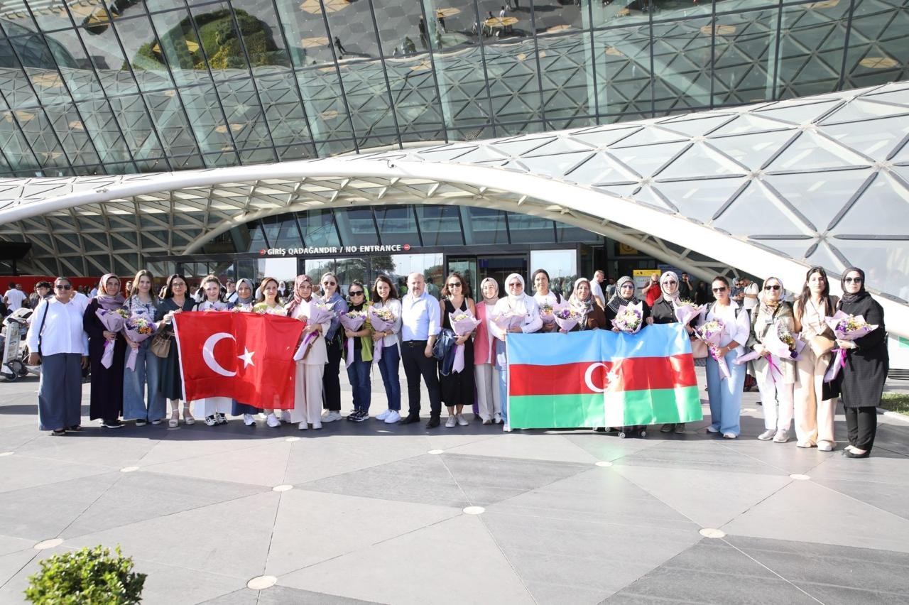 Türkiyə şəhid ailələri Azərbaycanda səfərdədir - FOTOLAR Türkiyə şəhid ailələri Azərbaycanda səfərdədir - FOTOLAR