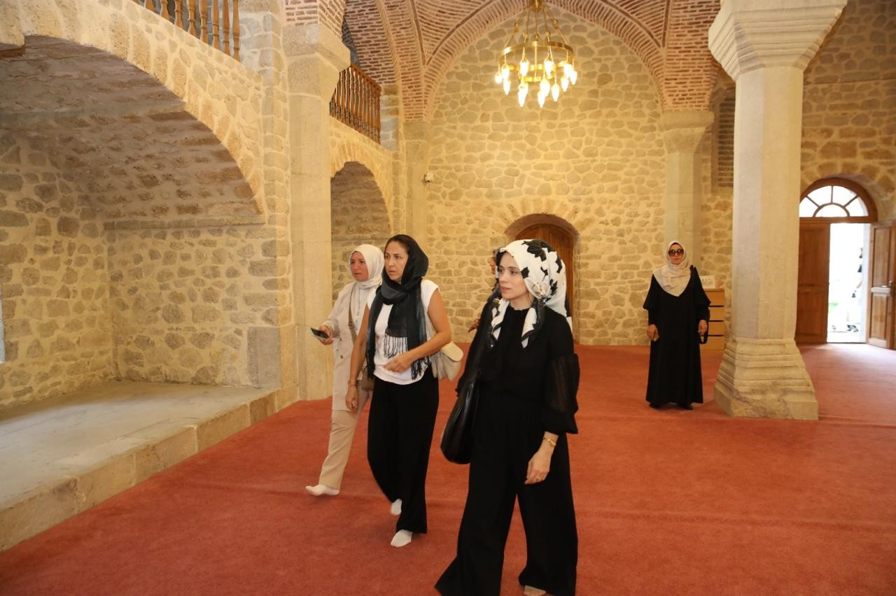 Türkiyə şəhid ailələri Azərbaycanda səfərdədir - FOTOLAR Türkiyə şəhid ailələri Azərbaycanda səfərdədir - FOTOLAR