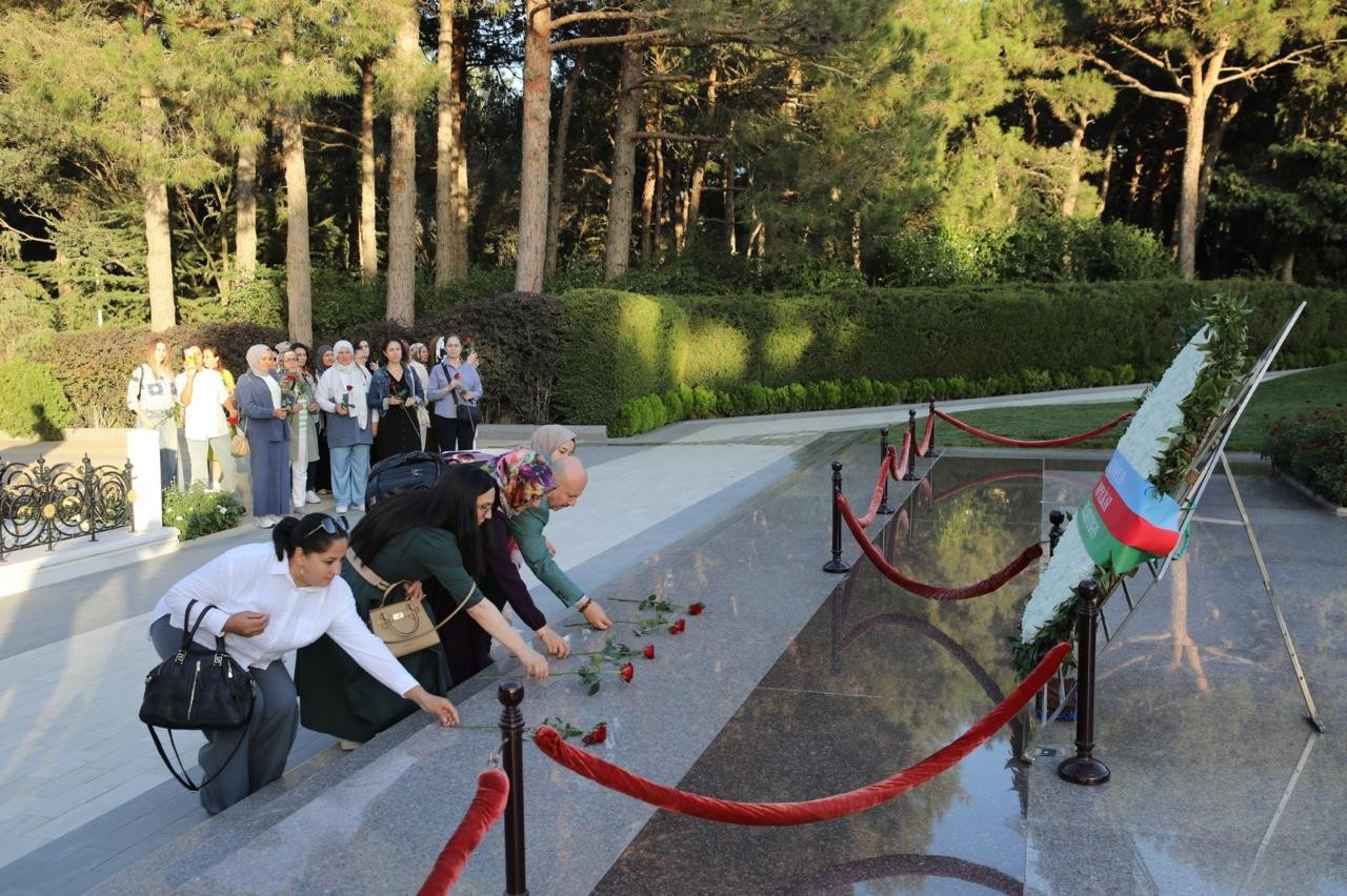 Türkiyə şəhid ailələri Azərbaycanda səfərdədir - FOTOLAR Türkiyə şəhid ailələri Azərbaycanda səfərdədir - FOTOLAR