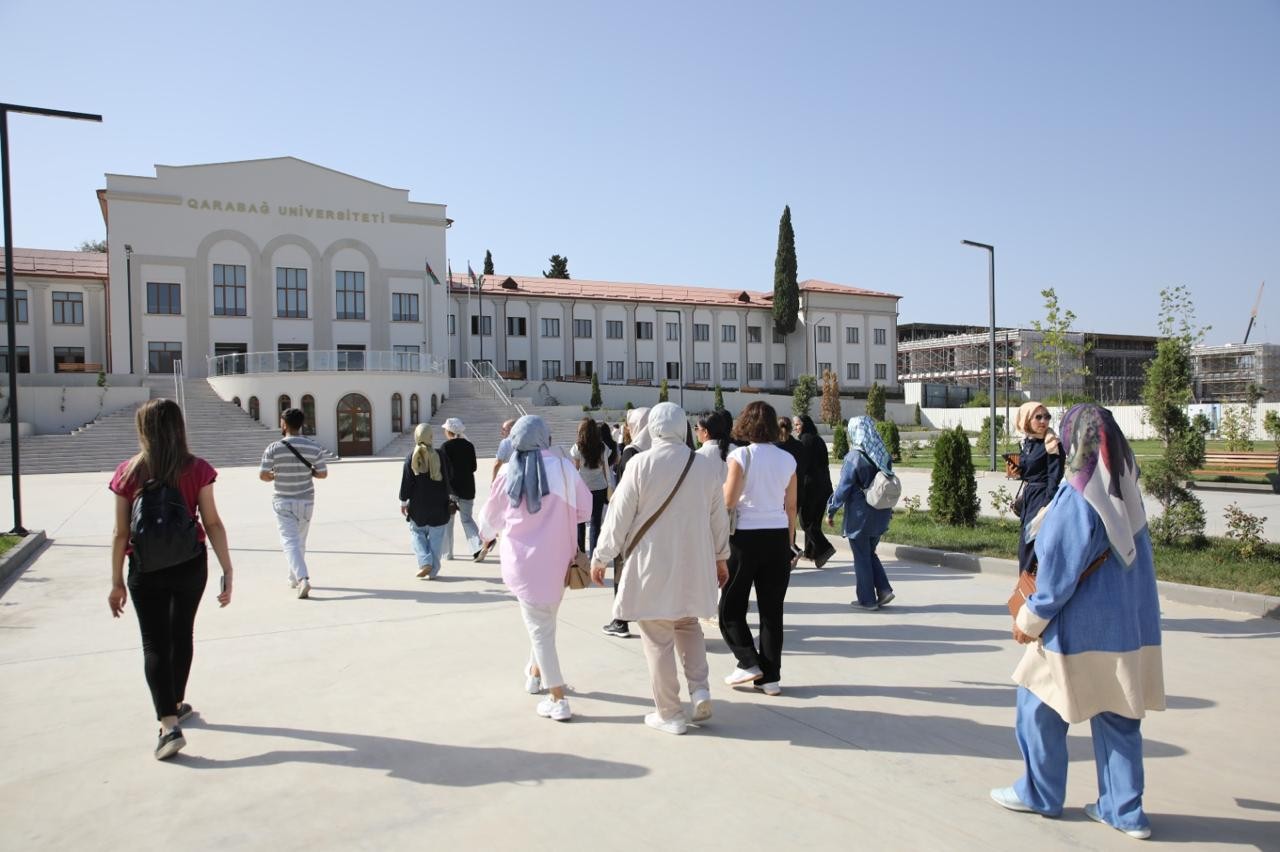 Türkiyə şəhid ailələri Azərbaycanda səfərdədir - FOTOLAR Türkiyə şəhid ailələri Azərbaycanda səfərdədir - FOTOLAR