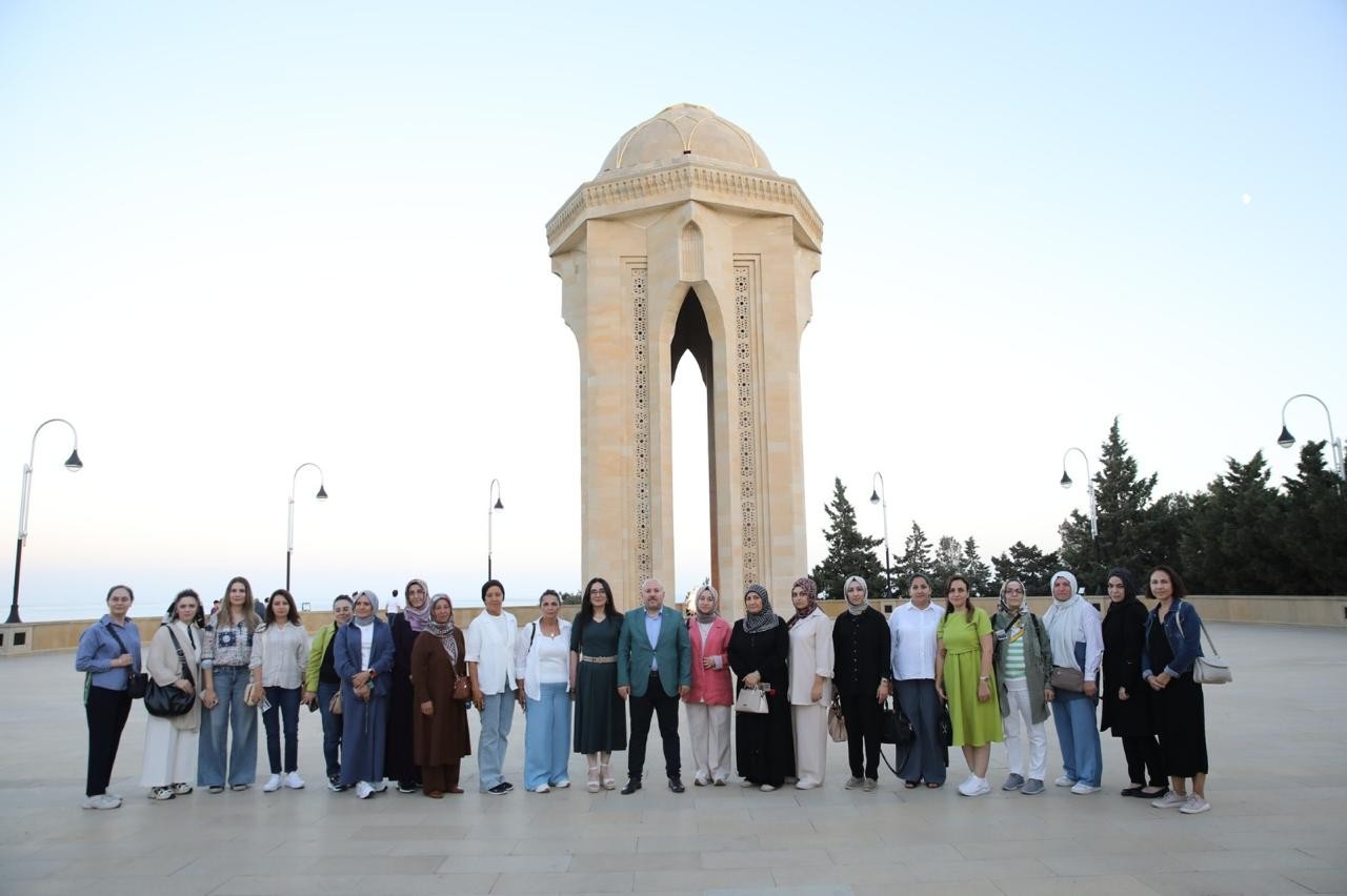 Türkiyə şəhid ailələri Azərbaycanda səfərdədir - FOTOLAR Türkiyə şəhid ailələri Azərbaycanda səfərdədir - FOTOLAR