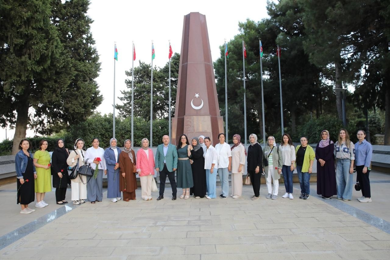 Türkiyə şəhid ailələri Azərbaycanda səfərdədir - FOTOLAR Türkiyə şəhid ailələri Azərbaycanda səfərdədir - FOTOLAR