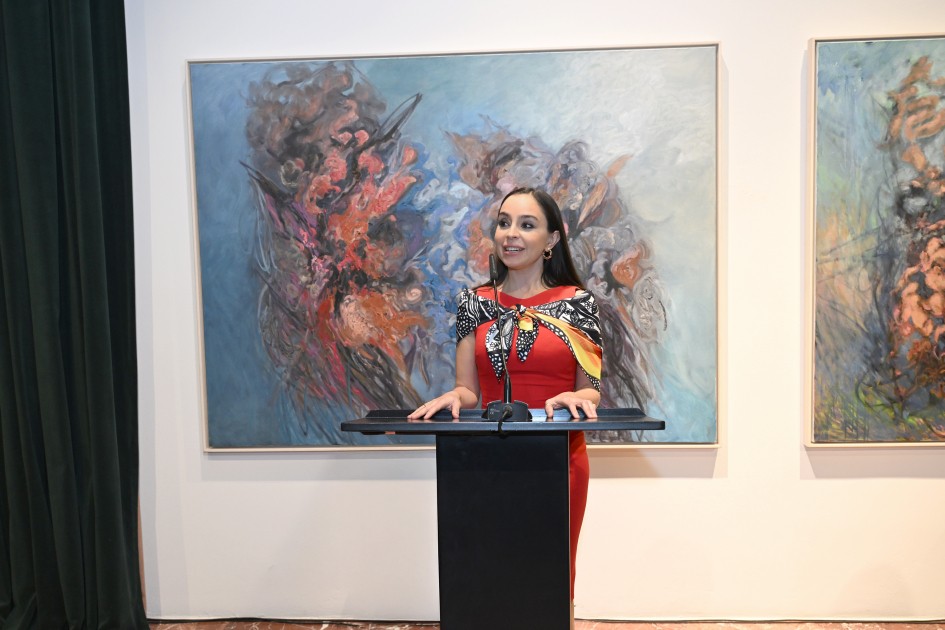 Leyla və Arzu Əliyevalar "Ana təbiət" sərgisinin açılışında - FOTOLAR